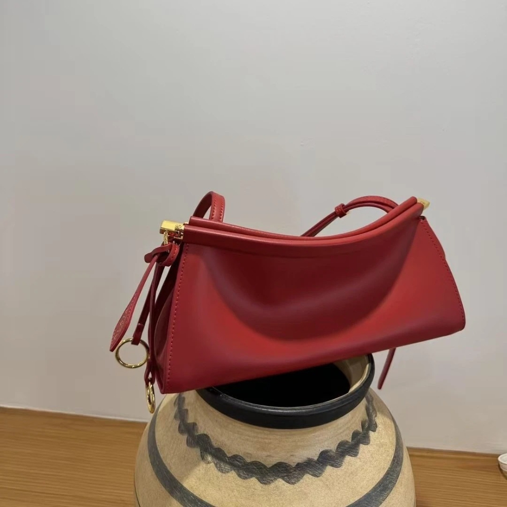 Luxury Bags Medium Size - Luxury Designer LE CLICK EAST WEST
