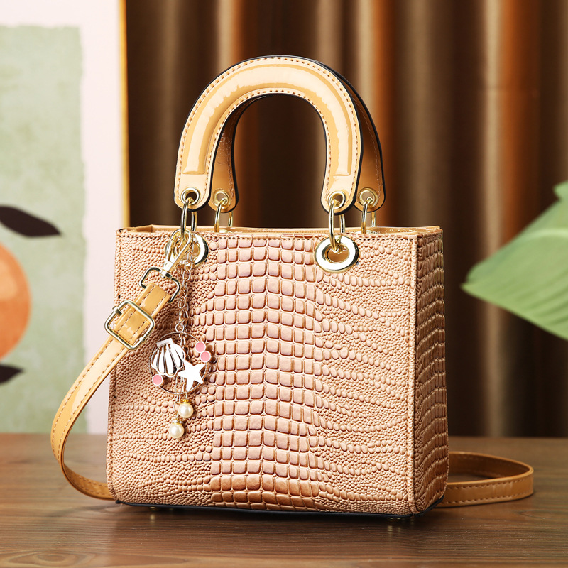 Crocodile Pattern Texture Smal - đánh giá và giá Luxury Bags Classy
