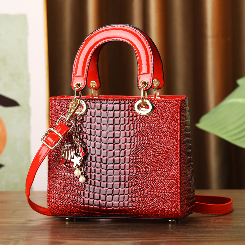 Crocodile Pattern Texture Smal - đánh giá và giá Luxury Bags Classy