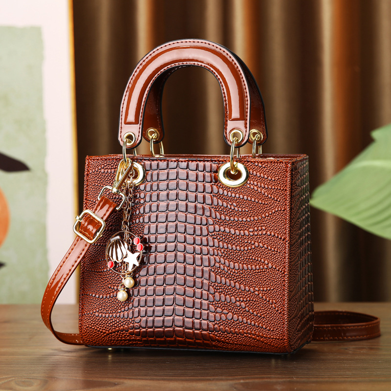 Crocodile Pattern Texture Smal - đánh giá và giá Luxury Bags Classy