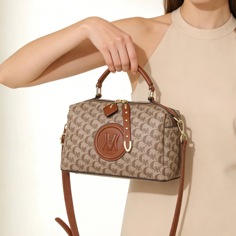 Boston bag, pillow bag, women' - đánh giá và giá Luxury Zipper Bags
